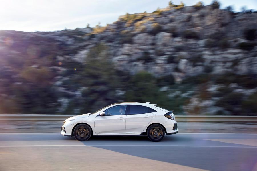  Honda Civic Sport Hatchback 2017 года  (WW) (фото 4 из 37)